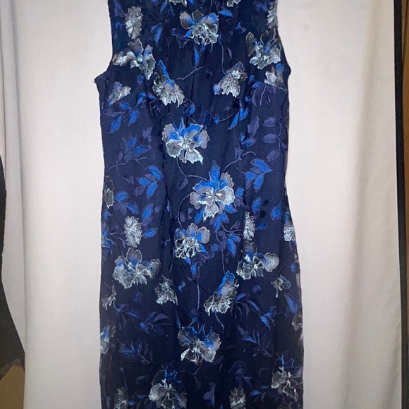 White House Black Market Sheath Dress Fully Embroidered Floral Navy Blue 14 NWT - Picture 4 of 14